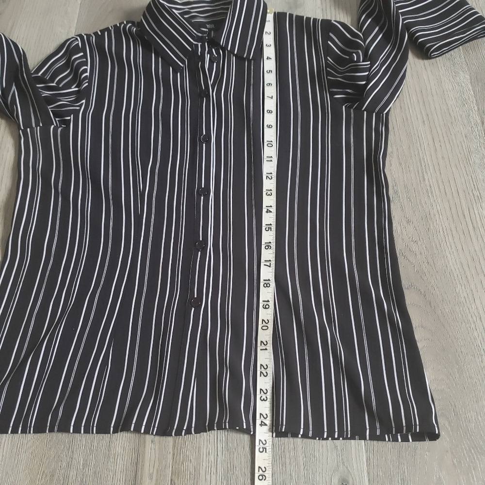 ⭐3/$25⭐ Striped Button Down Blouse - Picture 6 of 9